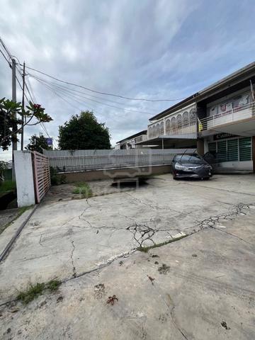 2 Storey Semi D Land area 4700sqft Located Georgetown Scotland 1