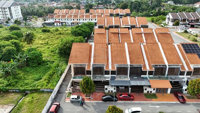 Nice Unit Double Storey Terrace House Karya Residensi For Rent Verry 1