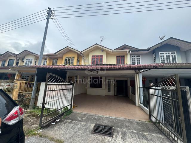 Taman Beverly, Batu 13, Double Storey 1
