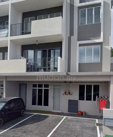 Townhouse @ Garden Villa 1