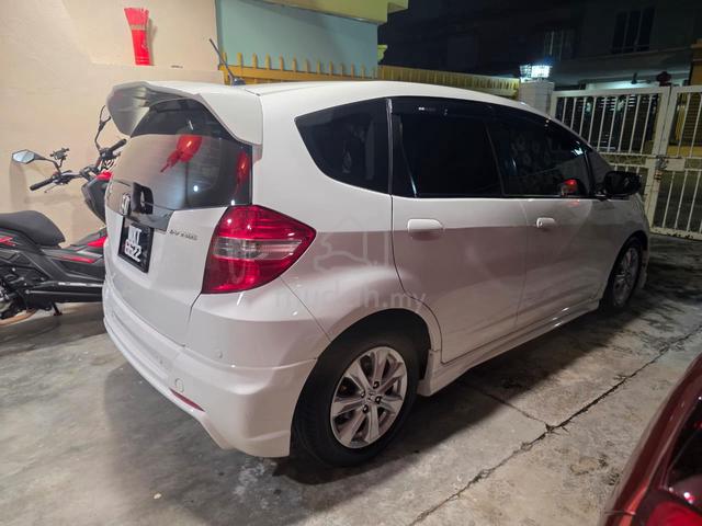 2013 Honda JAZZ 1.5 FACELIFT (A) - 4