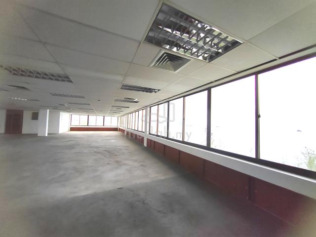 Georgetown office lot near high court with centralise aircond 2