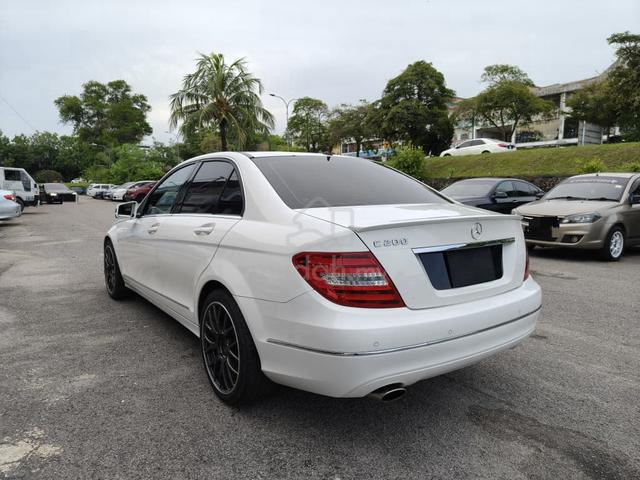 2013 Mercedes Benz C200 CGI BlueEFCY - 2