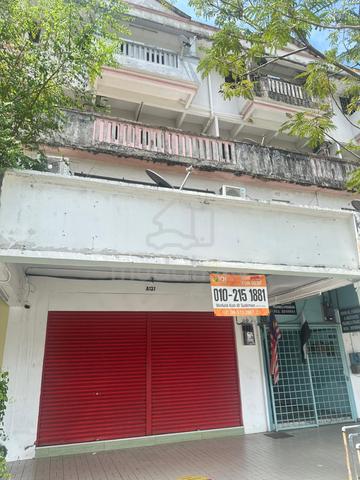 ground floor renovated shoplot with glass door kuantan town area 1