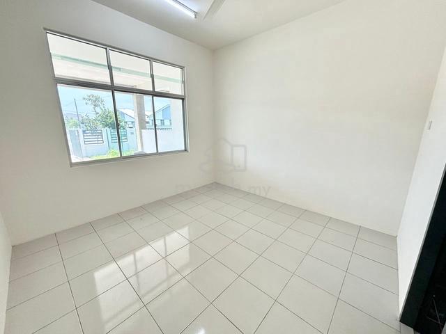 【Welcome All Race Challenge 】TAMAN LURIK INDAH - Single Terrace SEMI-D 1