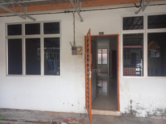 Teres Taman Desa Pahlawan 1