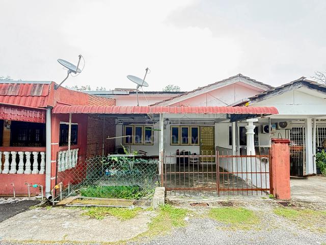 Taman cempaka Lenggong 1
