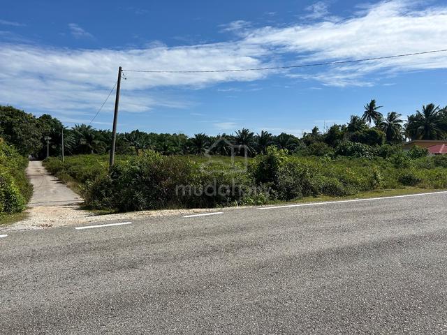 Tanah lot banglo tepi jalan besar di Kg Cerok Paloh Kuantan 1