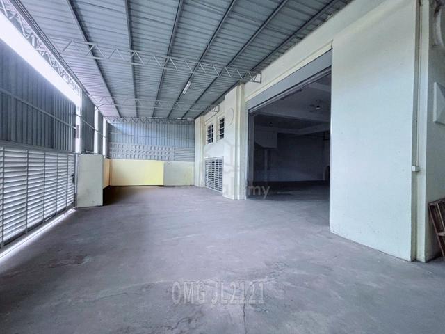 FOR RENT Pandamaran Port Klang 1.5 Storey Semi-D Factory / Warehouse 1