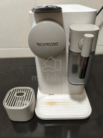 (×Latte button)Nespresso Lattisima Coffee machine - photo 2 of 6