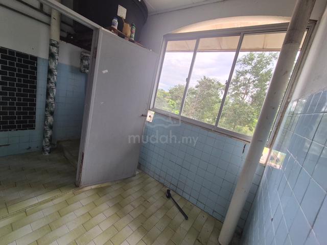 Taman Tampoi Utama Flat 2