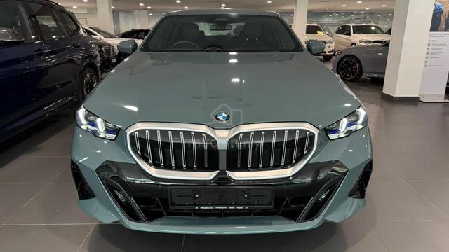 BMW 520i M-Sport Year 2025 Ready Stock Low Mileage - 3