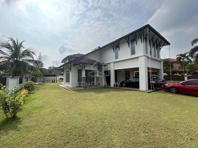 CANTIK | Double Storey Bungalow Pinggiran Rahman Putra Sungai Buloh 1