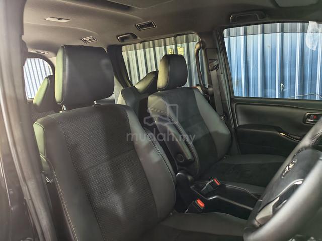 RECOND Toyota VOXY 2.0 ZS KIRAMEKI III 💥HIGH LOAN - 2