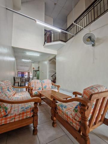 Ulu Tiram / Pelangi indah / jln pesona ( 1.5 Storey House ) For Rent 1