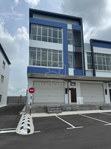 Taman Kota Masai End Lot Facing Main Road & Lotus 1