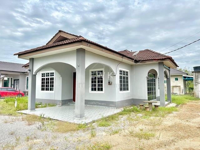Rumah Banglo Murah di Chat Rima Tanah Merah 1