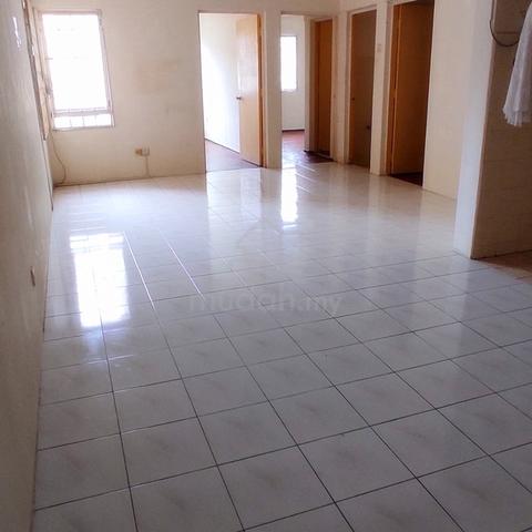 saujana apartment 1
