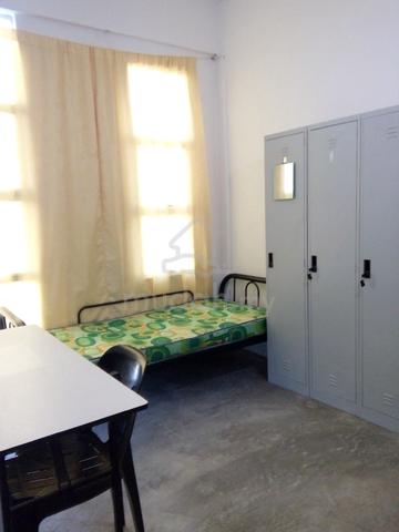 Bilik2 Single Dlm Shoplot Utk Prempuan Di Tmn Universiti, Batu Pahat. 1