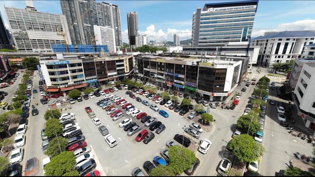 Corner 4 & half shorey Shoplot @ Ampang Point 1