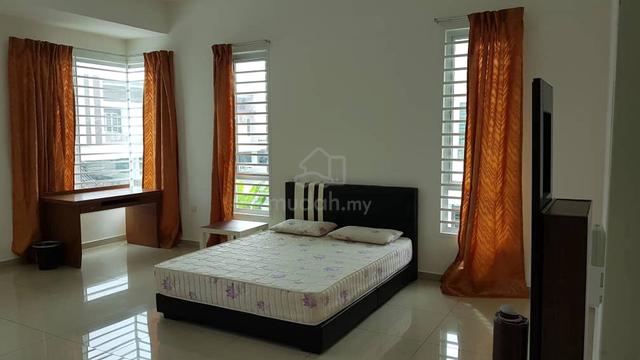 Master Bedroom for Rent – Hijayu 1, Bandar Seri Sendayan 1