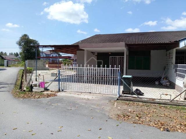 Terrace Corner Lot for Sales at Tok Jalai 1