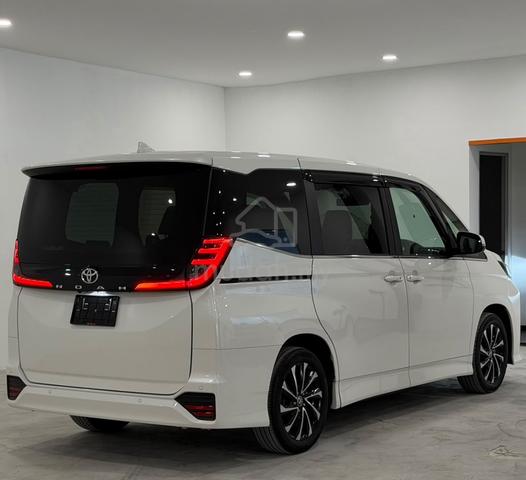 2022 Toyota NOAH 2.0 SZ (A) - 4