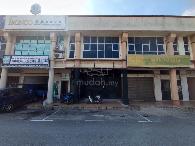 Double Storey Shoplot at IM 16 Freehold Facing Main Road 1