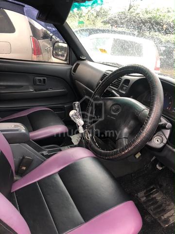 2003 Toyota HILUX 2.5 SR TURBO KDN165 (M) - 5