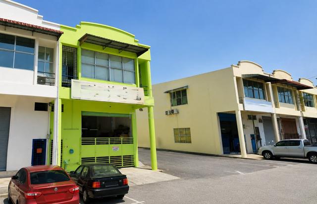 End Lot Facing open 2 storey factory perindustrian bukit serdang PBS 1