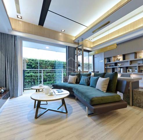 Middle The Mines【 PAVILION Near Aeon MRT 】3-4 Room Big Balcony Yard 1