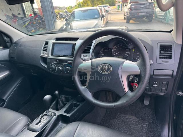 2015 Toyota HILUX 2.5 G VNT DOUBLE CAB Boleh Loan - 5