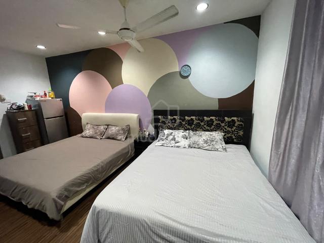 Very big master room with private bathroom & balcony Zetapark 1