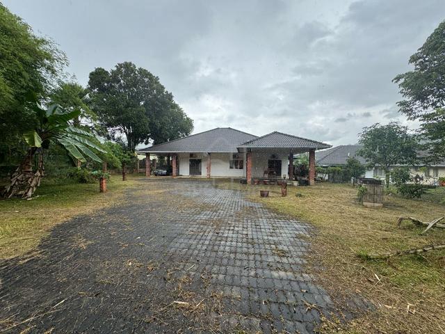 Big Land Single Storey Corner Bungalow, Desa Melor Serendah, Rawang 1