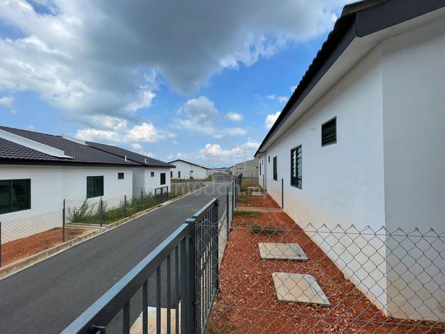 【Welcome Luck 】YARRA PARK BANDAR PUTERI JAYA -Single Storey Terrace 1