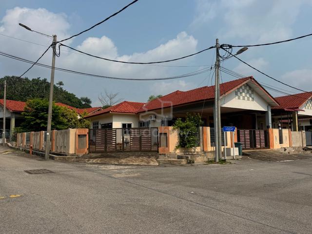 Semi D , Cornerlot KG Bugis, Pelindung Beserah 1