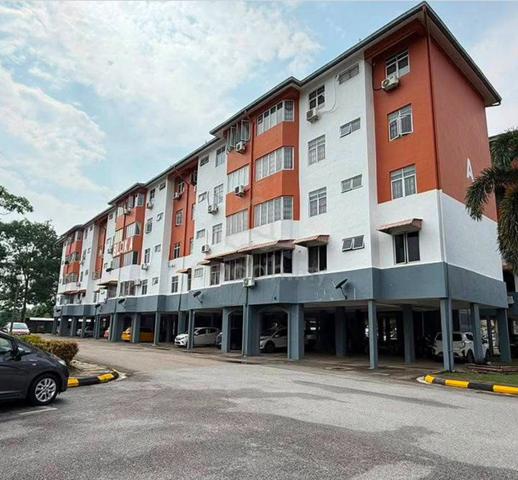 Sri Putra Apartment 1