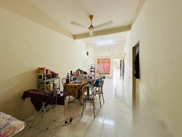 Facing playground + 20'x70' Single Storey Taman Ixora, Salak Tinggi 1