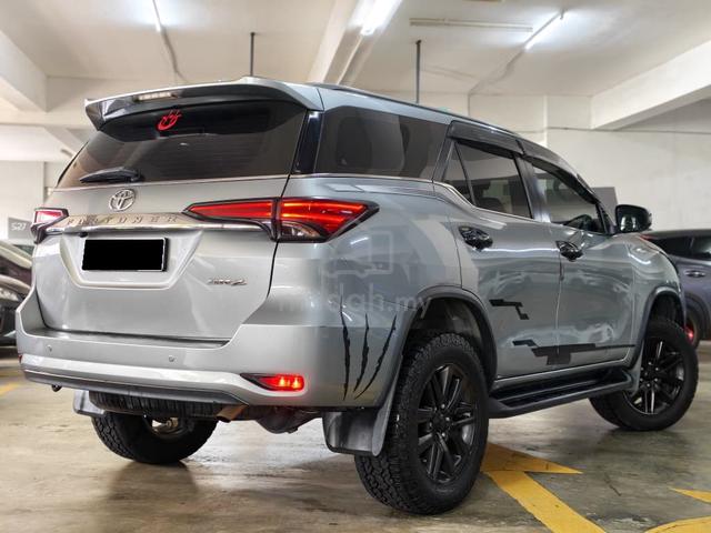 2016 Toyota FORTUNER 2.7 SRZ FULL SVC RCD PWR BOOT - 2