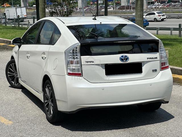 2011 TOYOTA PRIUS 1.8 L HYBRID HiGH SPEC - 2
