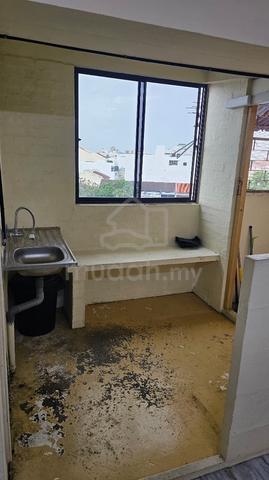 Noordin Street Flat 1