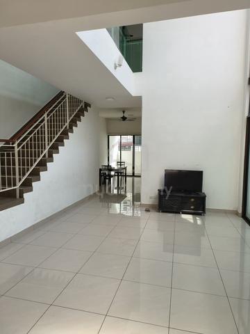 2 Storey Superlink House @ Taman Laguna (Partial Furnished, Security) 1