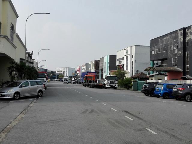 Detached Factory with excellent main road access 1