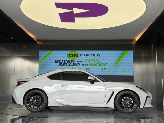 2022 Toyota GR86 2.4 RZ LOW MIL - 5