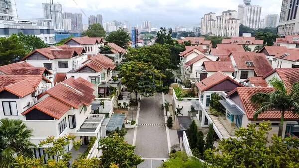 3 Sty Semi-D with Swimming Pool for Sale at Tijani 2 South Bukit Tunku 1