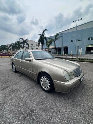 Mercedes Benz E-CLASS 2.6 240 CLASSIC (CBU) - 1
