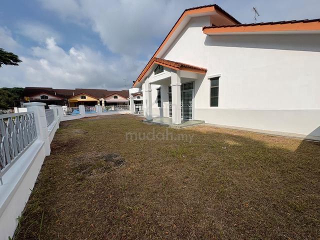 Taman Puteri Park Single Storey Corner House Good Condition For Sale 1