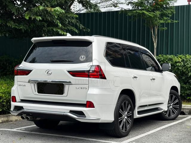 2019 Lexus LX570 5.7 V8 MARK LEVINSTON HUD SUNROOF - 4