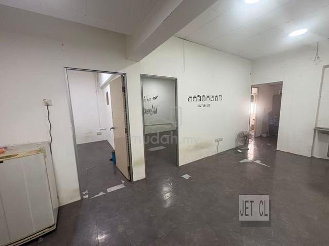 For sale Meru (beside klang parade) 4th floor shop below market value 1