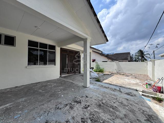Taman Bukit Rinting 1.5 Storey Semi Detached House 4bed Masai Johor 1